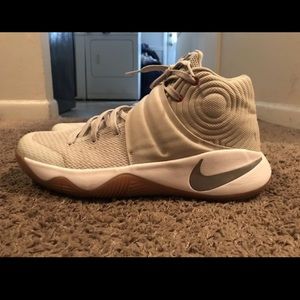 Nike Kyrie 2